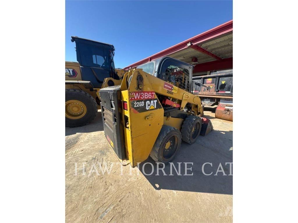 CAT 226D Mini Pale Gommate