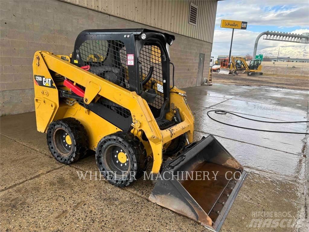 CAT 226D C1-H2 Mini Pale Gommate