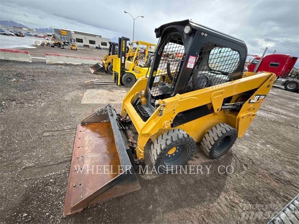 CAT 226D C1-H2 Mini Pale Gommate