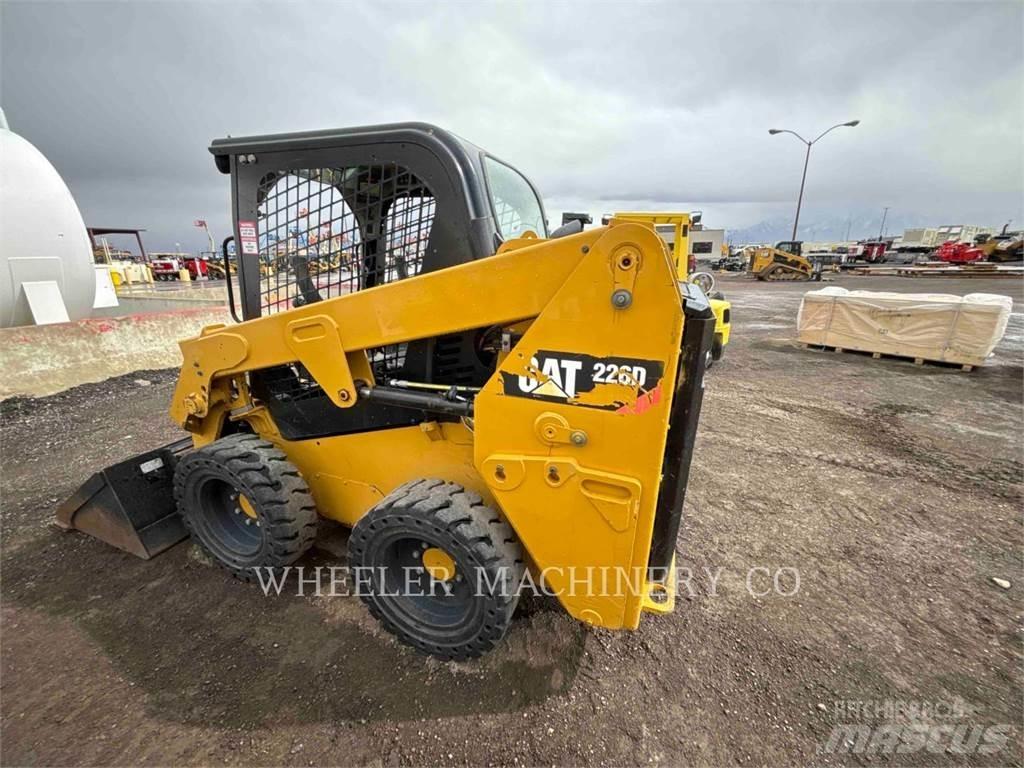 CAT 226D C1-H2 Mini Pale Gommate