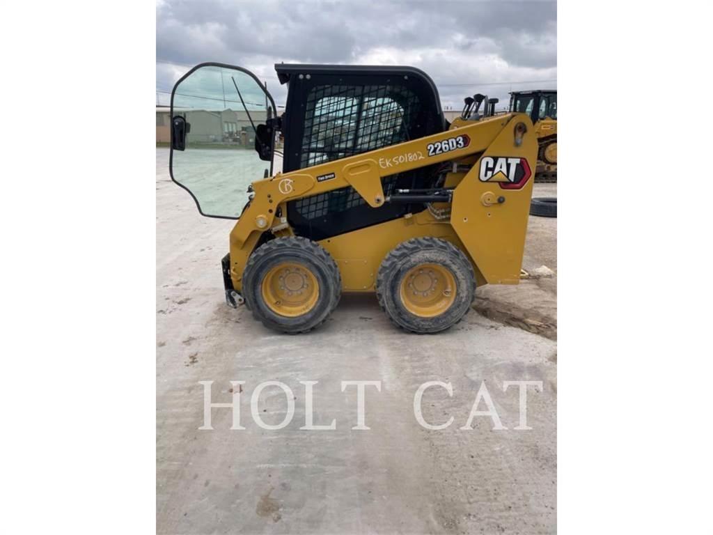 CAT 226D CAB Mini Pale Gommate