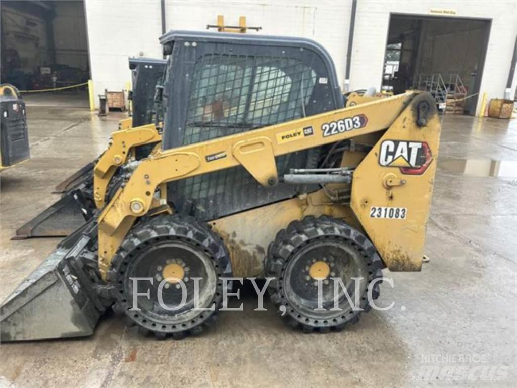 CAT 226D3 Mini Pale Gommate