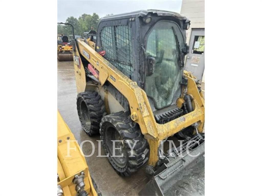 CAT 226D3 Mini Pale Gommate