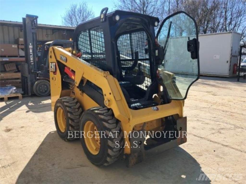 CAT 226D3 Mini Pale Gommate