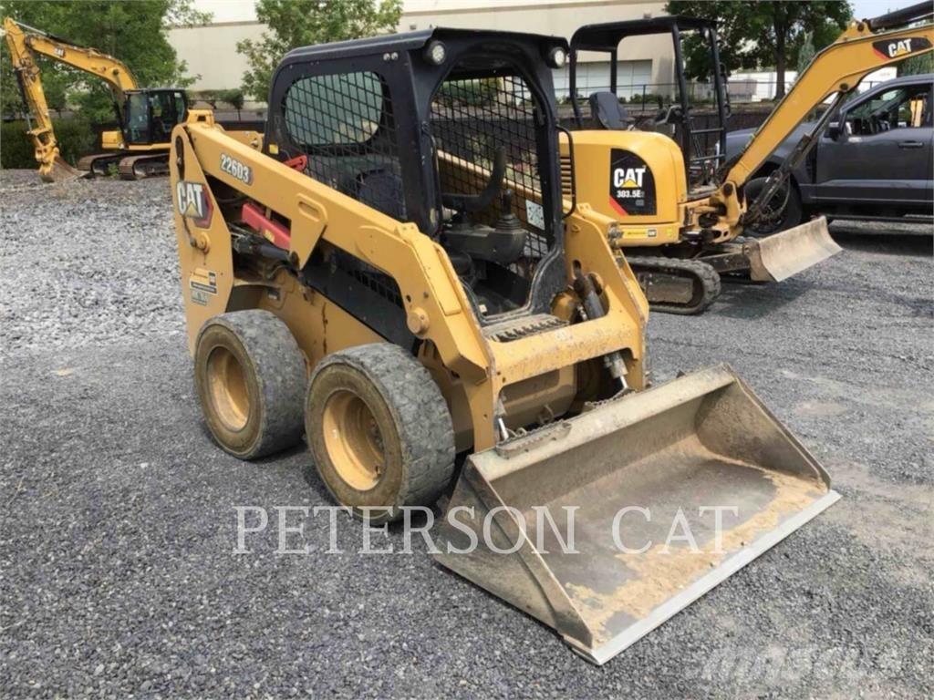 CAT 226D3 Mini Pale Gommate