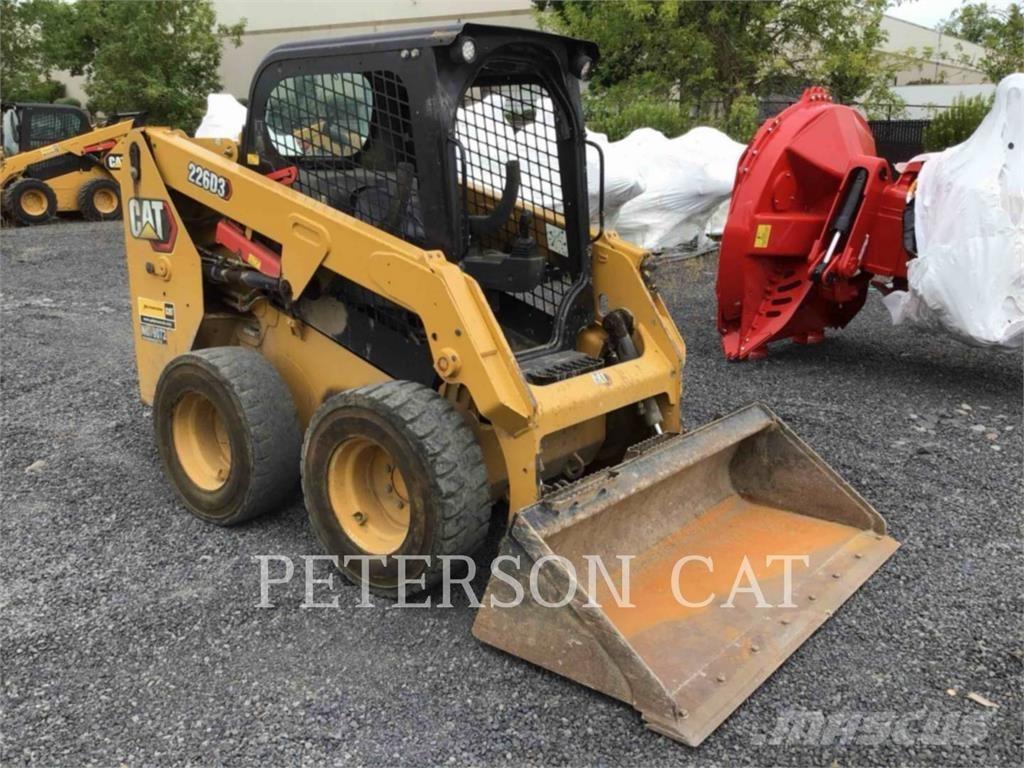 CAT 226D3 Mini Pale Gommate