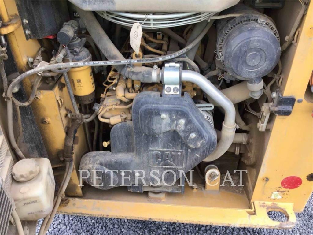 CAT 226D3 Mini Pale Gommate