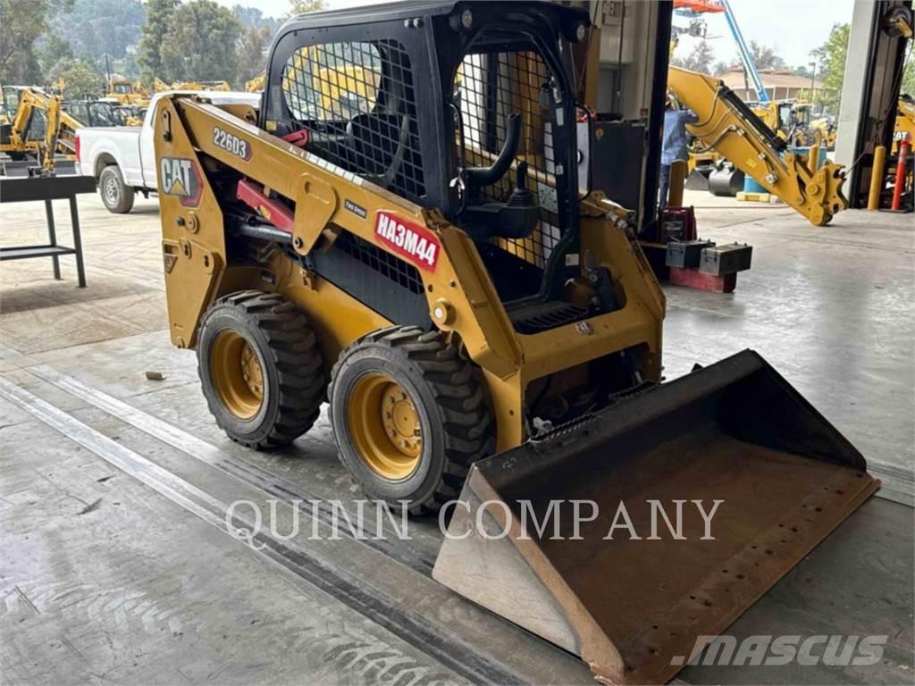 CAT 226D3 Mini Pale Gommate