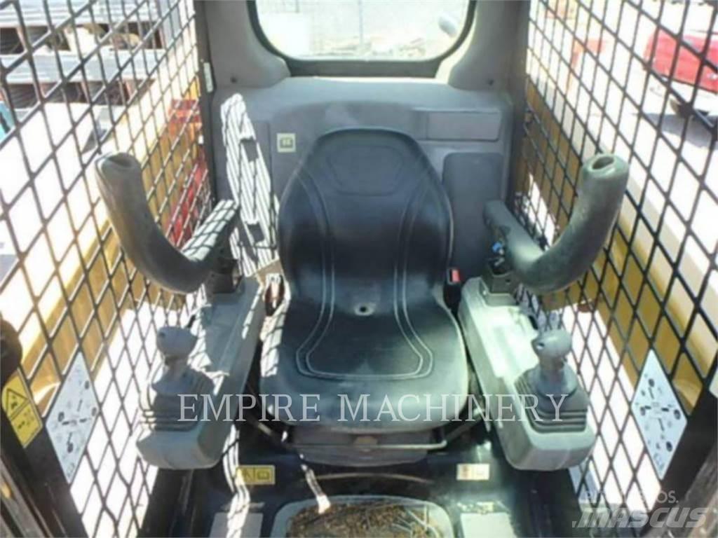 CAT 226D3 Mini Pale Gommate