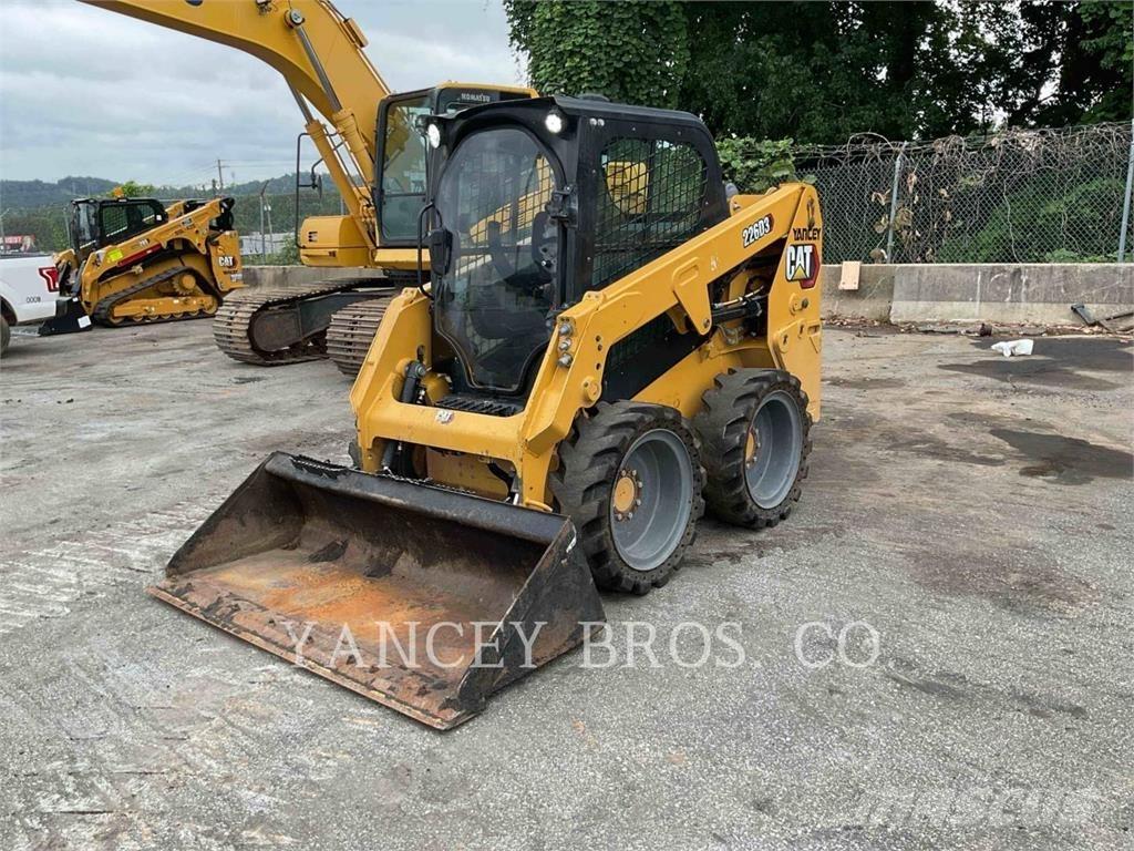 CAT 226D3 Mini Pale Gommate