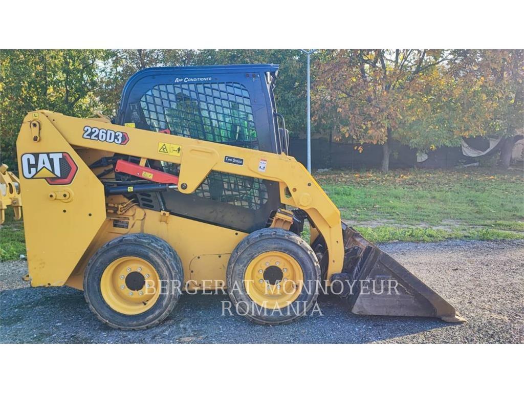 CAT 226D3 Mini Pale Gommate