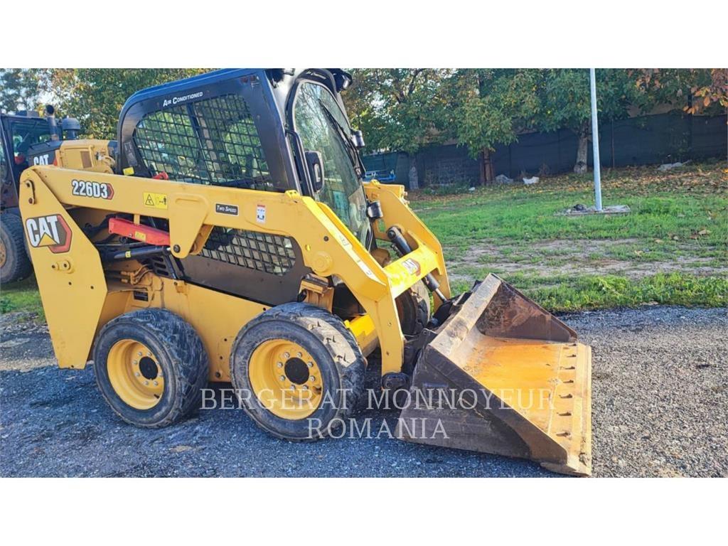 CAT 226D3 Mini Pale Gommate