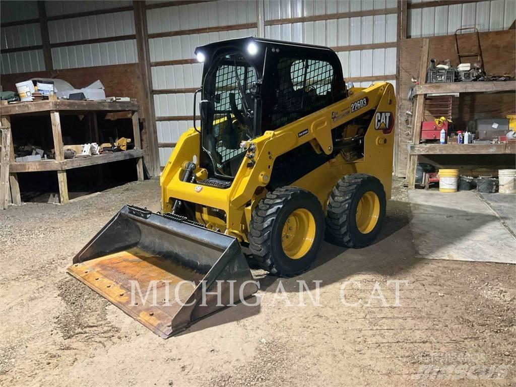 CAT 226D3 A2Q Mini Pale Gommate
