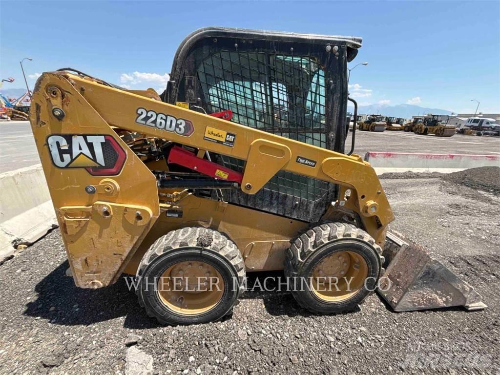 CAT 226D3 C3H2 Mini Pale Gommate