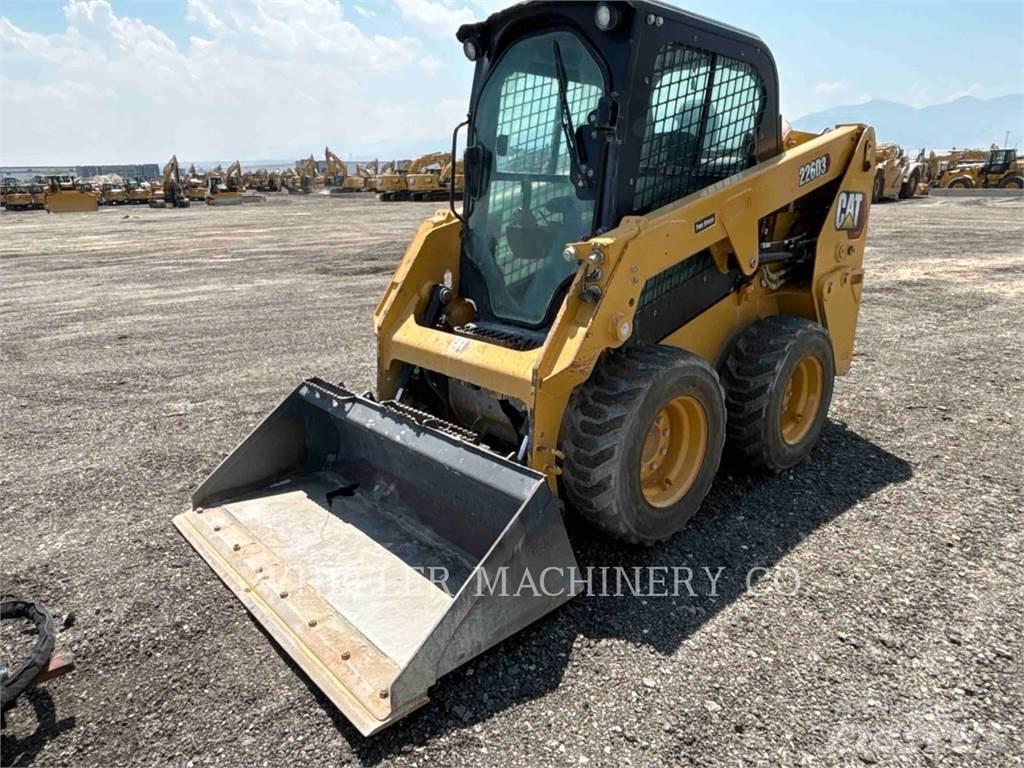 CAT 226D3 C3H2 Mini Pale Gommate