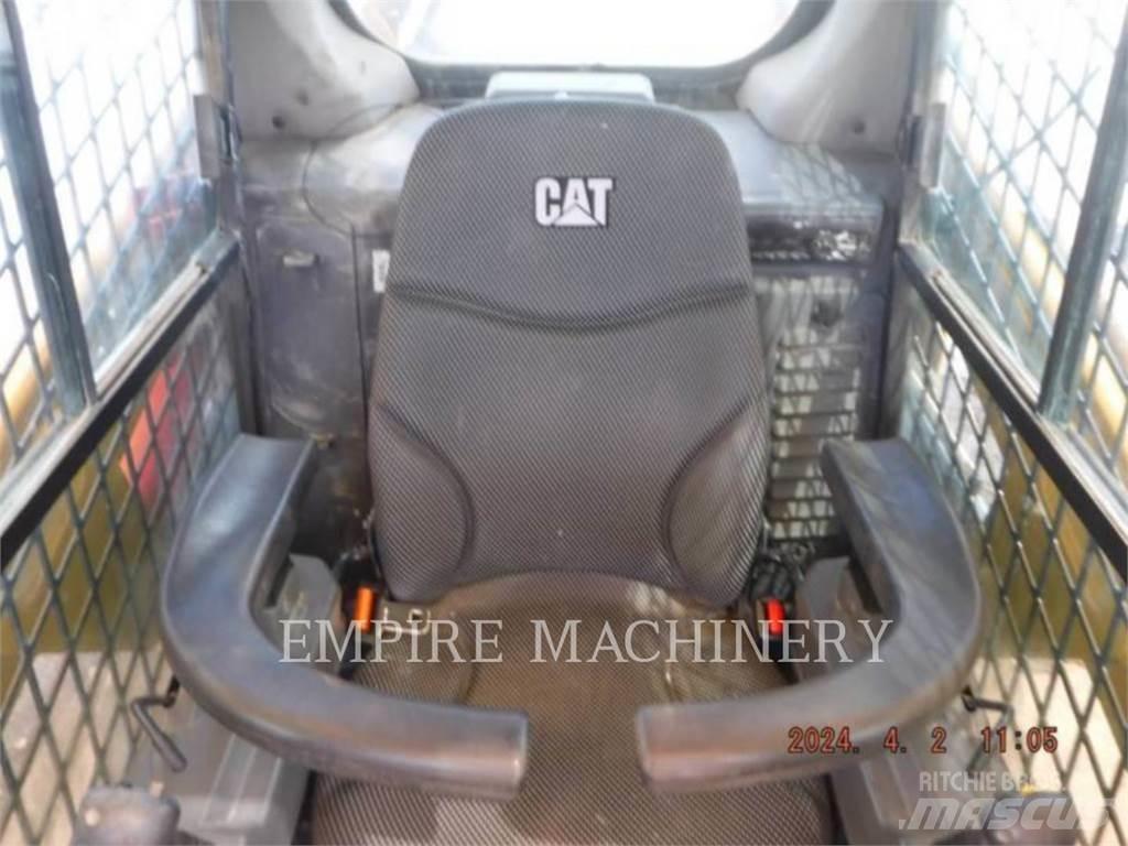 CAT 226D3 CA Mini Pale Gommate