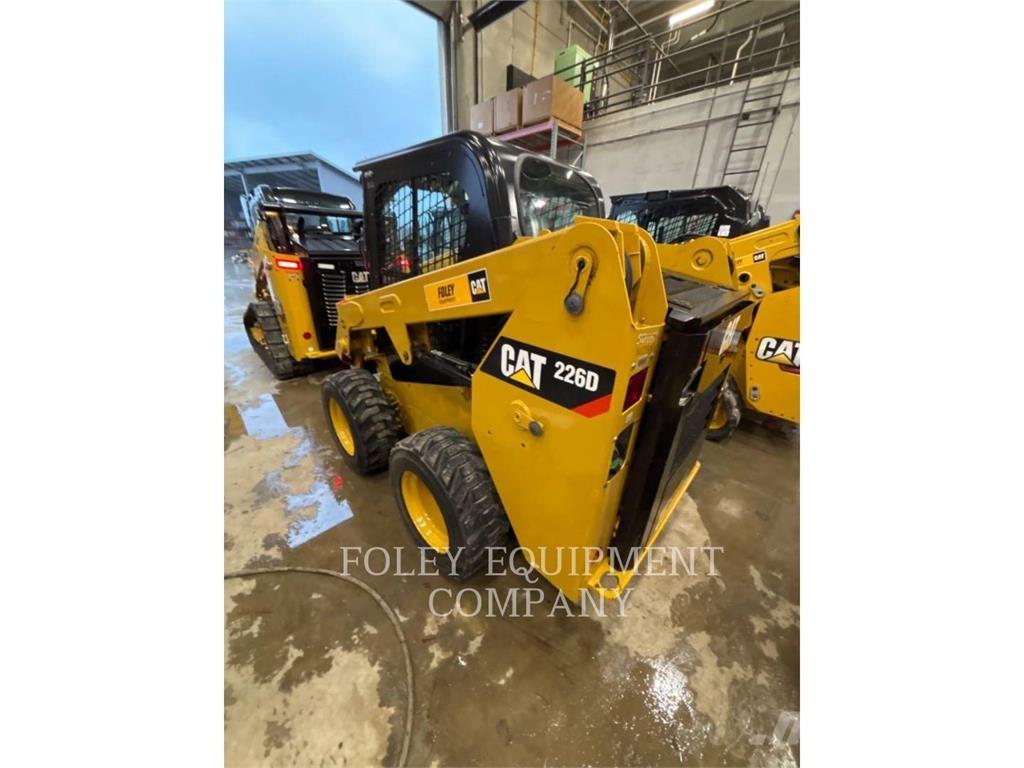CAT 226DSTD1CA Mini Pale Gommate