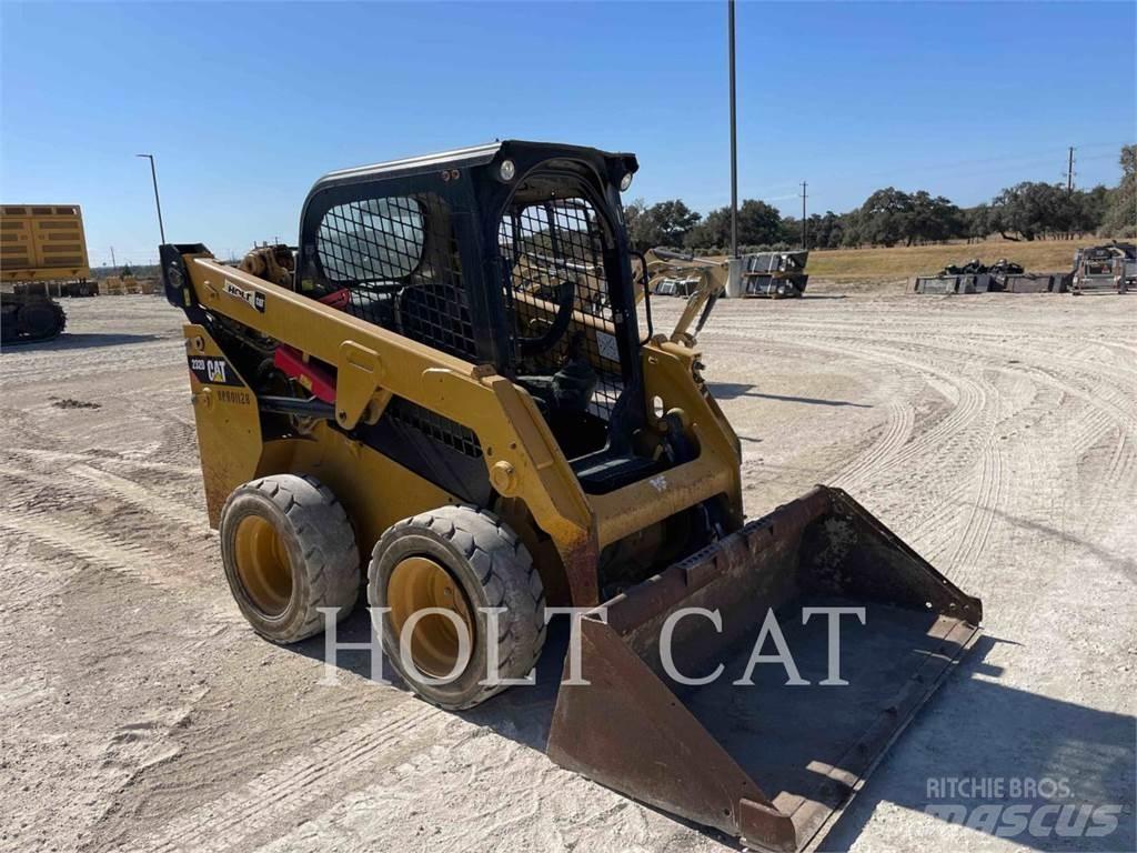CAT 232D Mini Pale Gommate