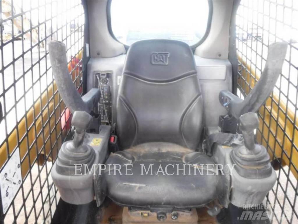 CAT 232D Mini Pale Gommate