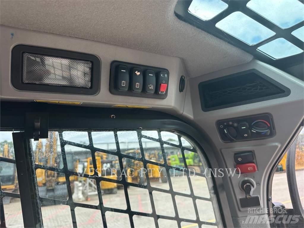 CAT 232D3 Mini Pale Gommate