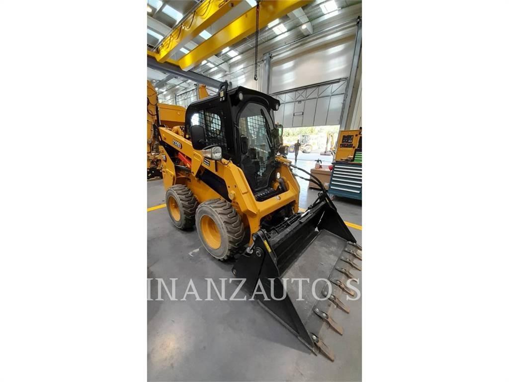 CAT 232D3 Mini Pale Gommate