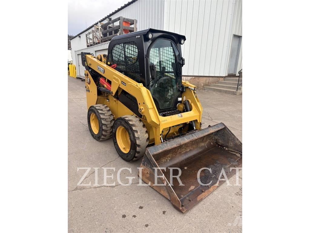 CAT 232D3 Mini Pale Gommate