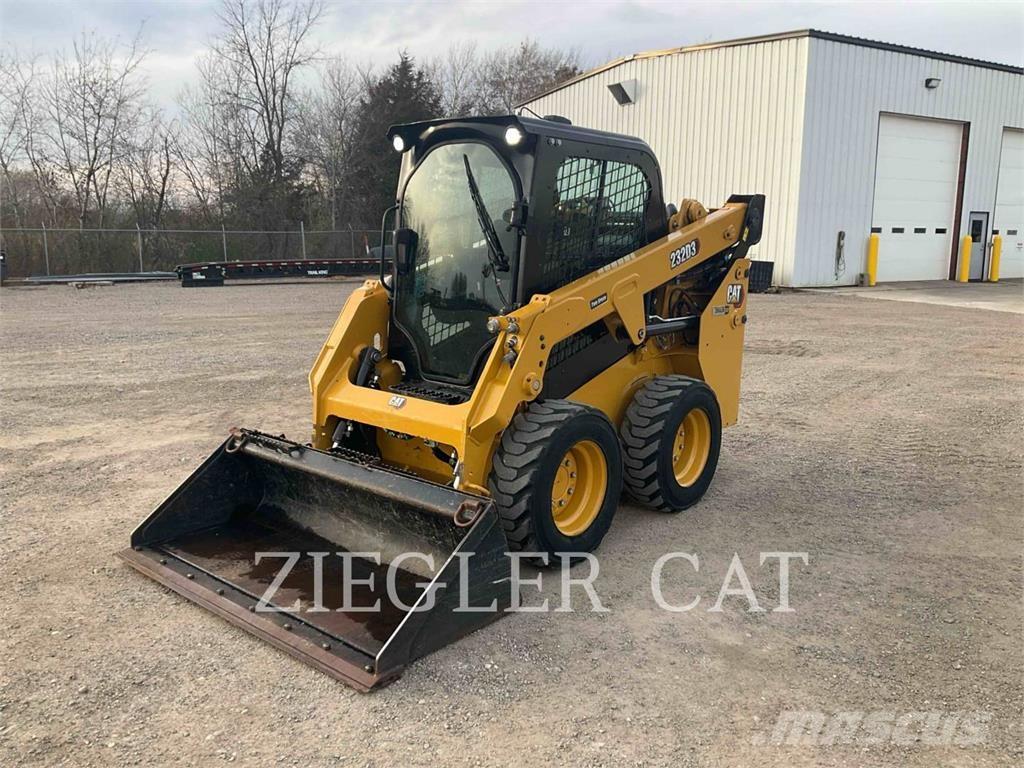 CAT 232D3 Mini Pale Gommate