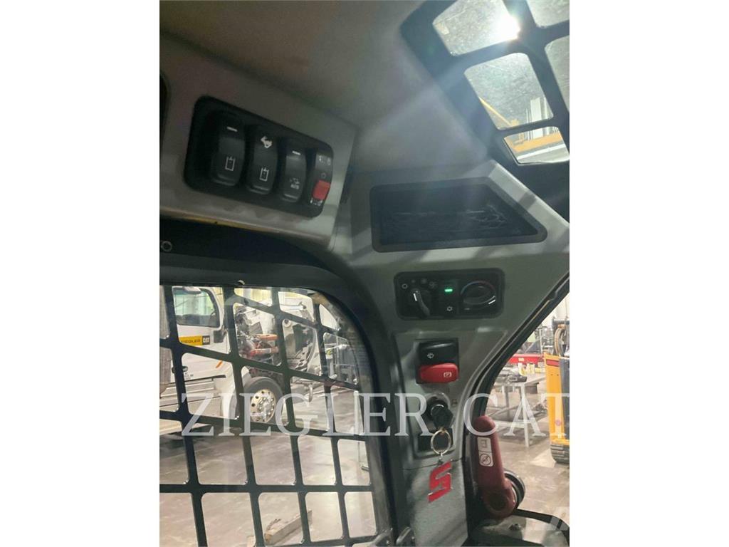 CAT 232D3 Mini Pale Gommate