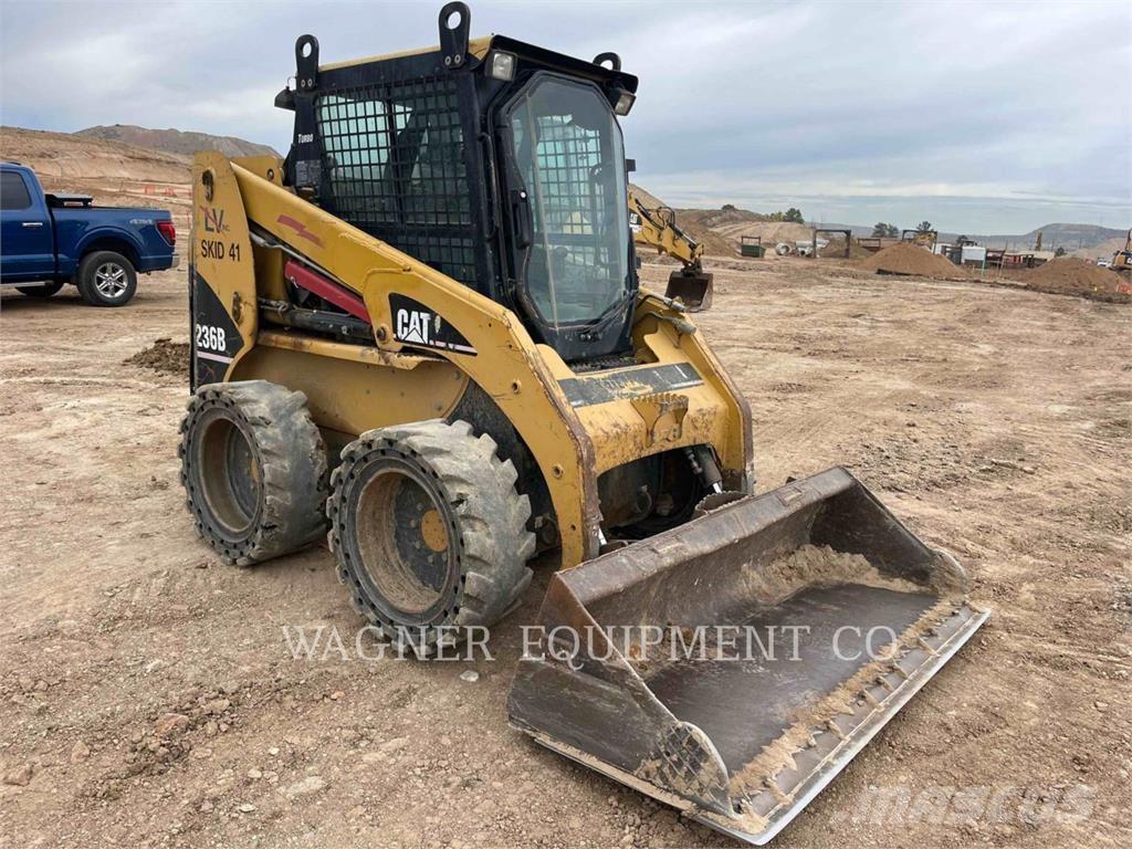 CAT 236B Mini Pale Gommate