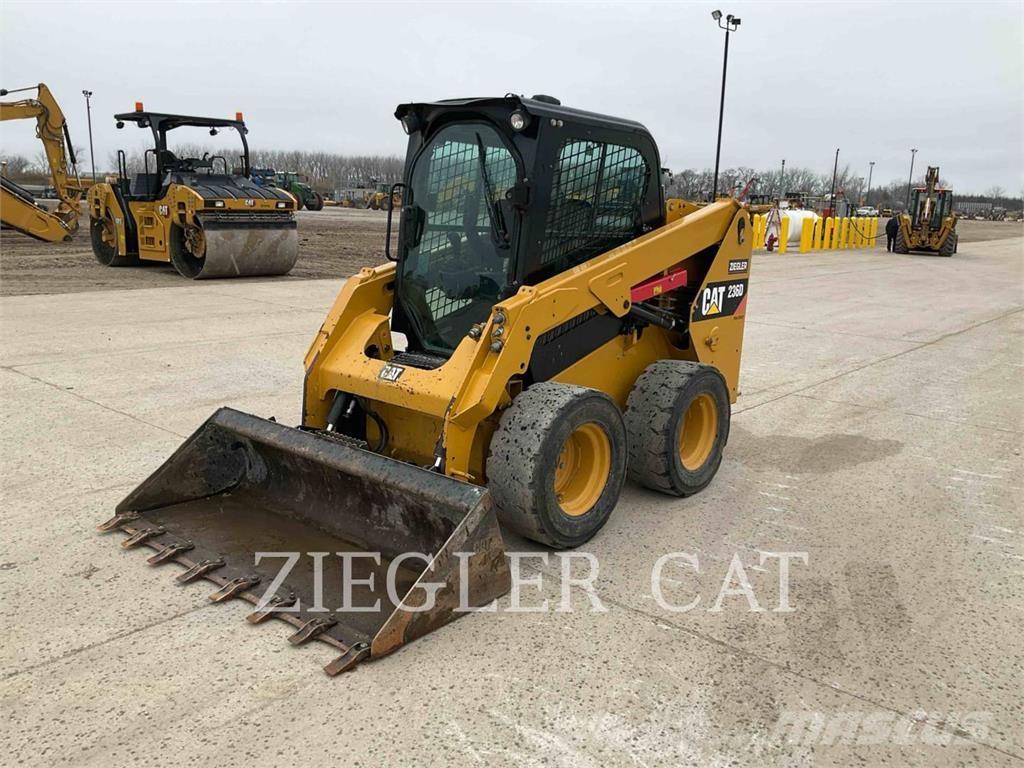 CAT 236D Mini Pale Gommate