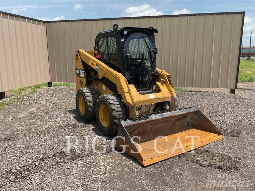 CAT 236D A Mini Pale Gommate