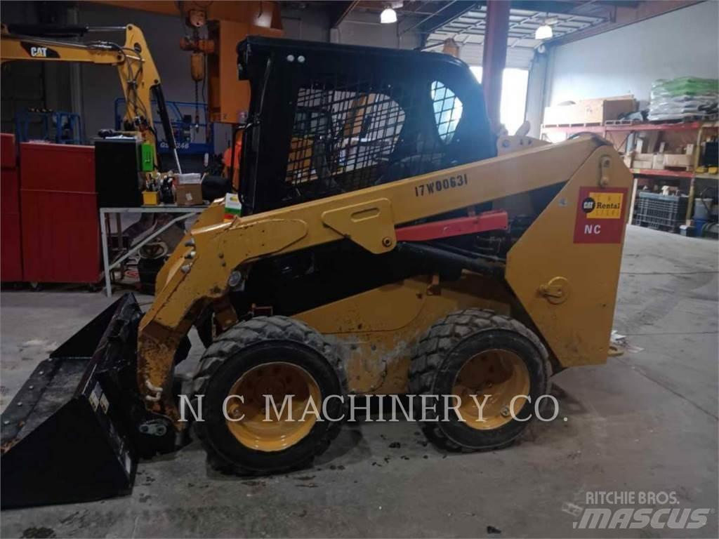 CAT 236D H2CN Mini Pale Gommate
