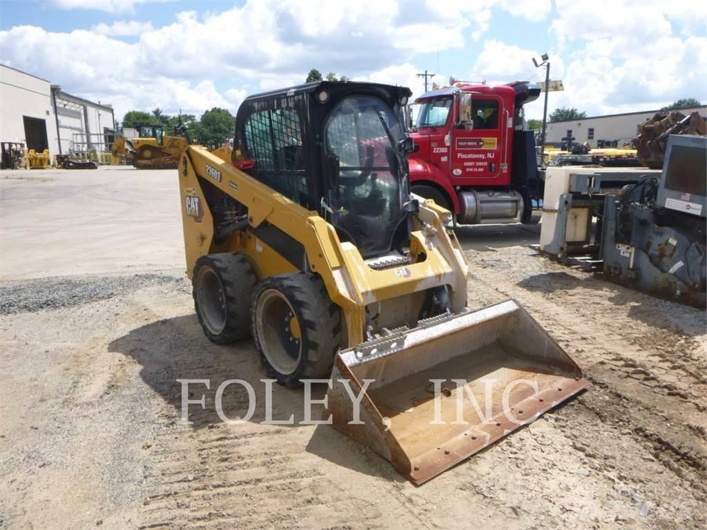 CAT 236D3 Mini Pale Gommate