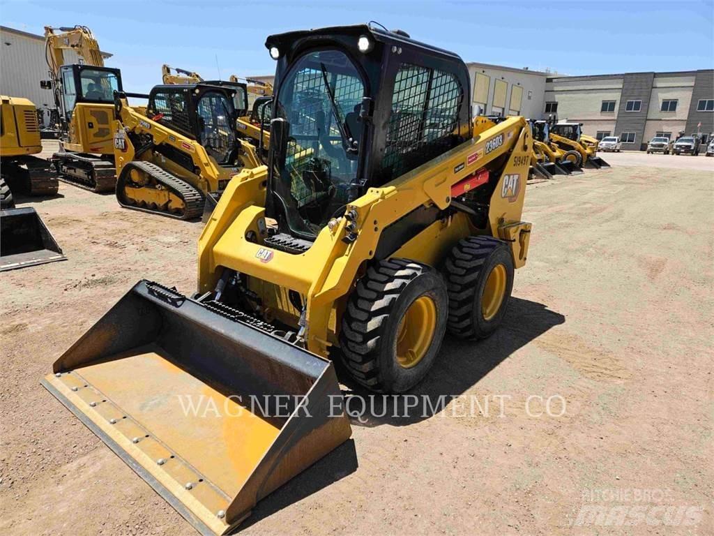 CAT 236D3 Mini Pale Gommate