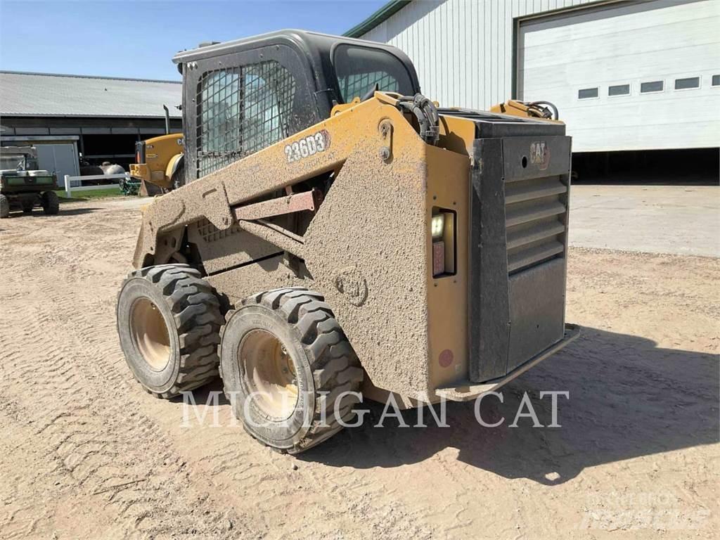 CAT 236D3 A2Q Mini Pale Gommate
