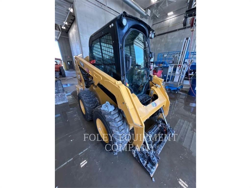 CAT 236D3STD2C Mini Pale Gommate