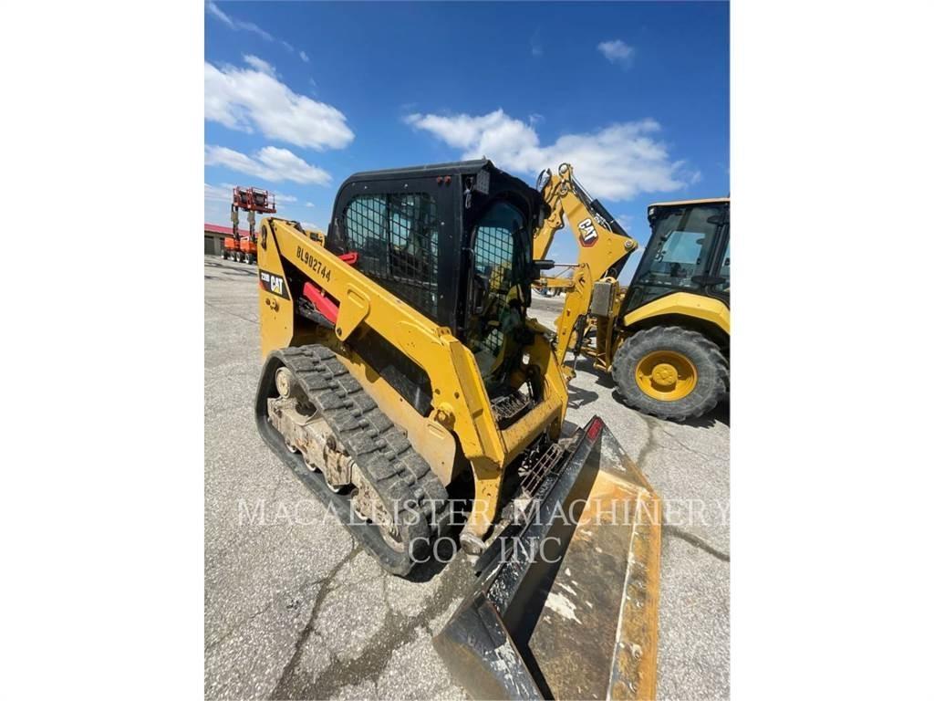 CAT 239D Pale cingolate