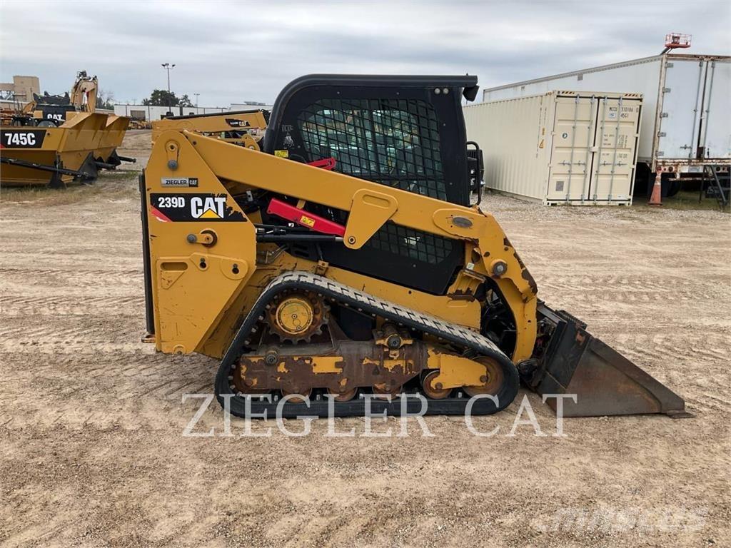 CAT 239D Pale cingolate