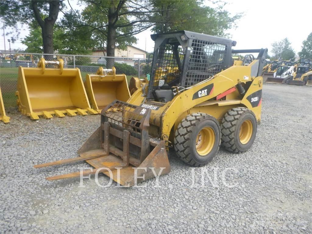 CAT 242B3 Mini Pale Gommate