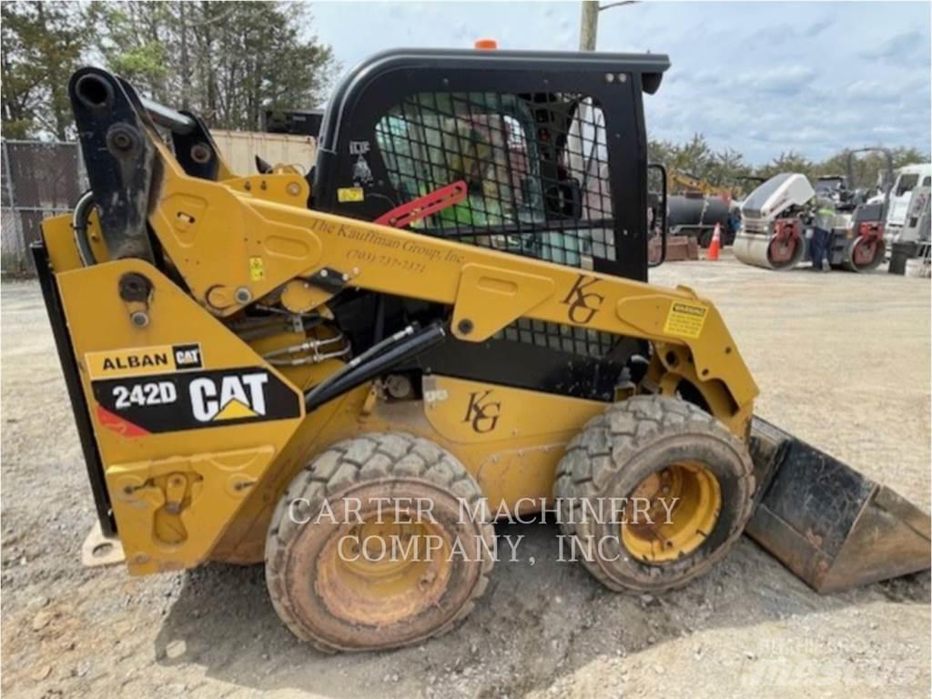 CAT 242D Mini Pale Gommate