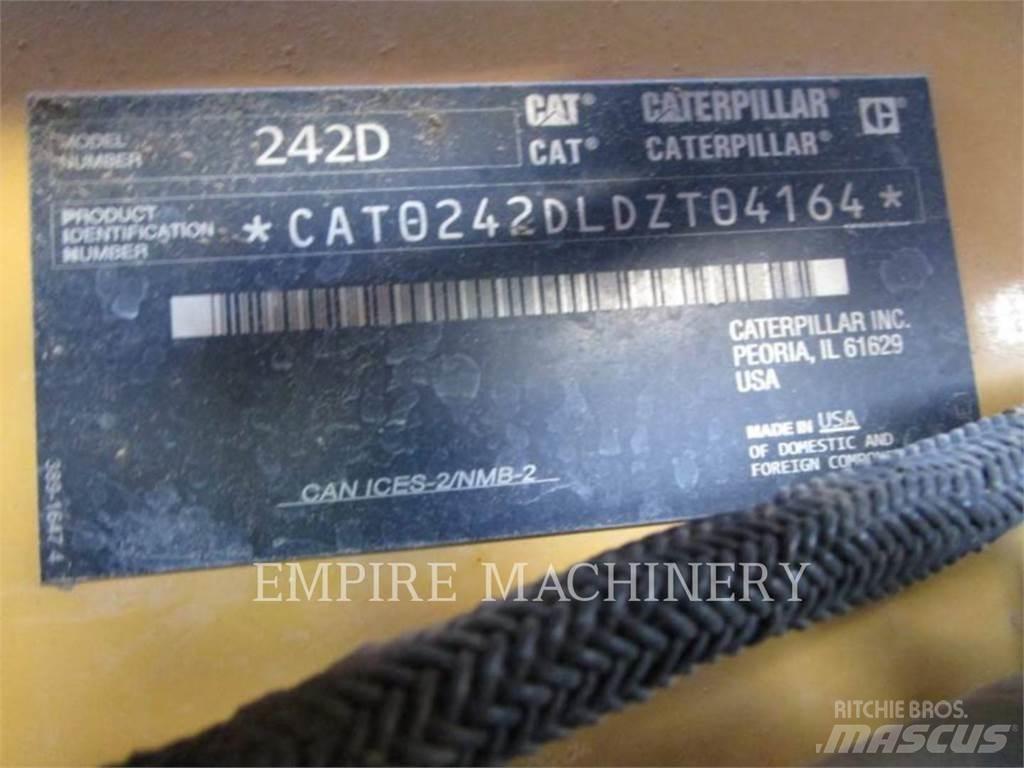 CAT 242D Mini Pale Gommate