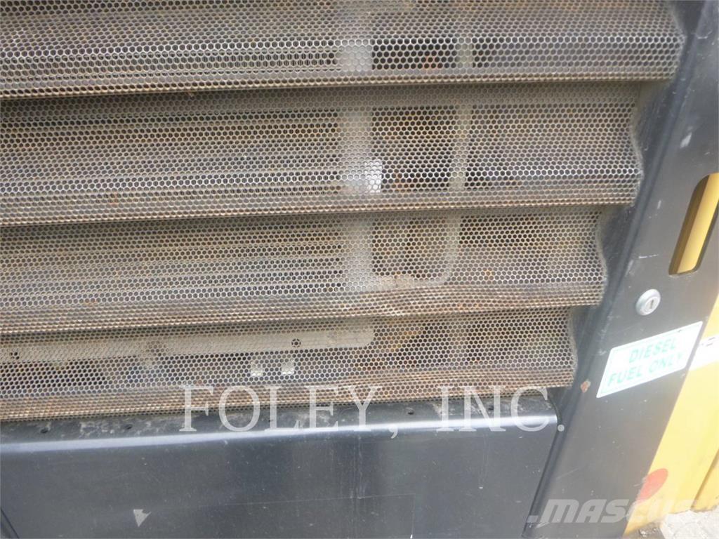 CAT 242D Mini Pale Gommate