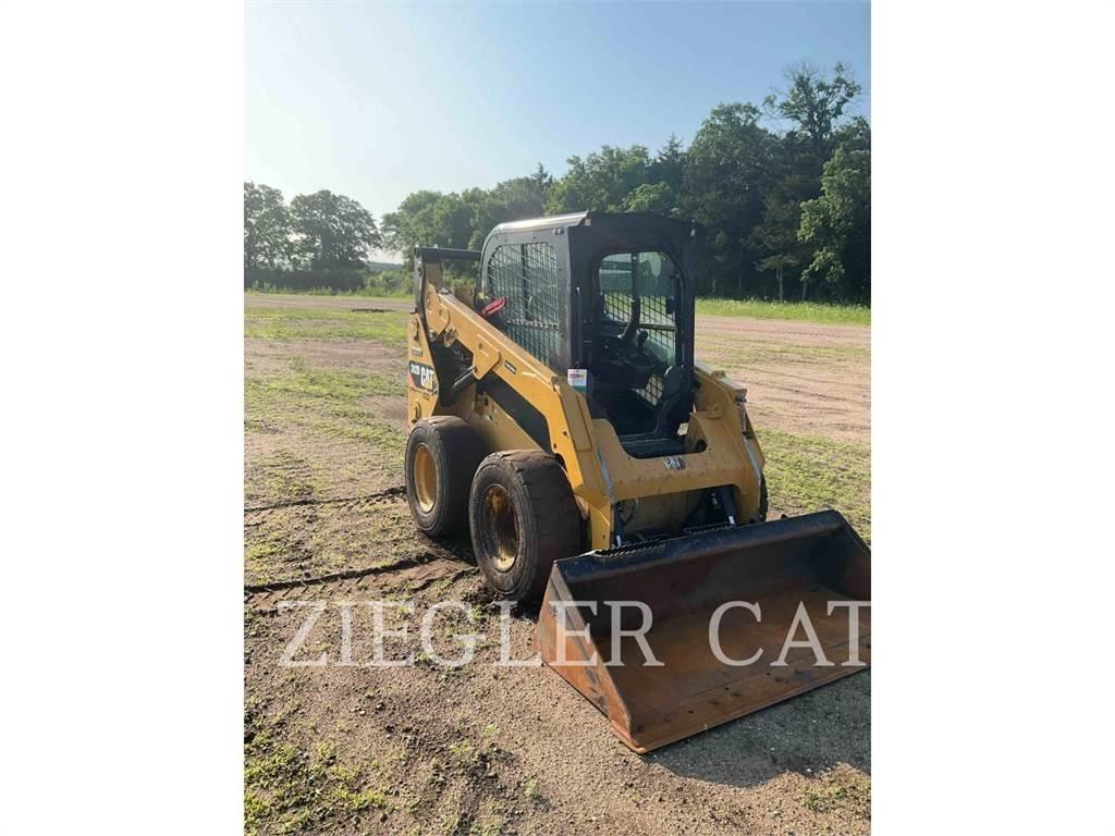 CAT 242D Mini Pale Gommate