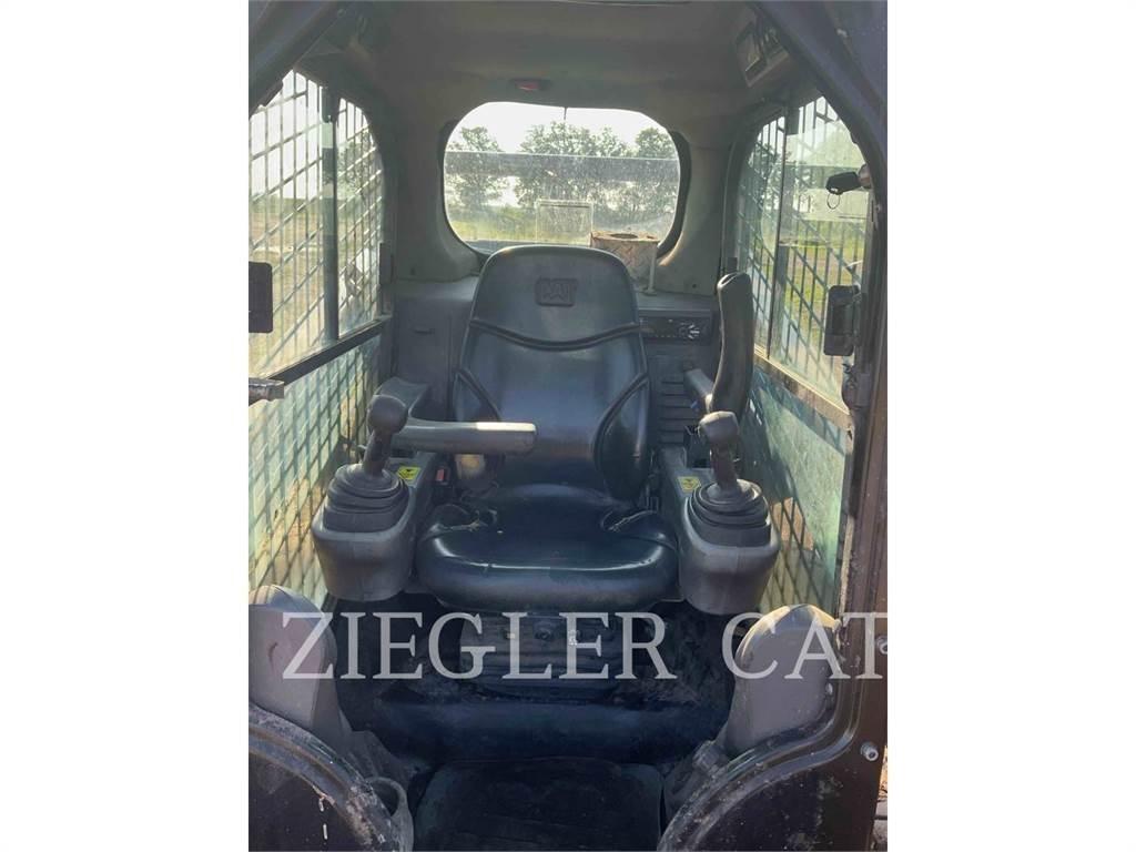 CAT 242D Mini Pale Gommate