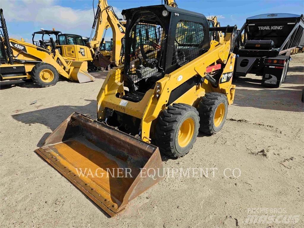 CAT 242D Mini Pale Gommate