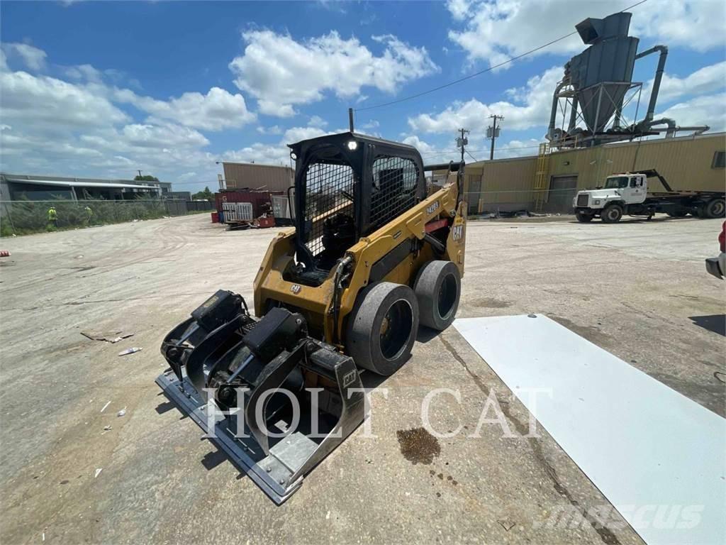 CAT 242D Mini Pale Gommate