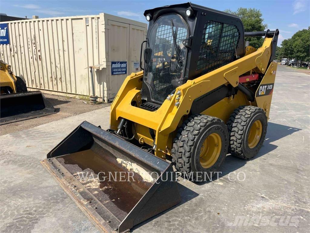 CAT 242D Mini Pale Gommate