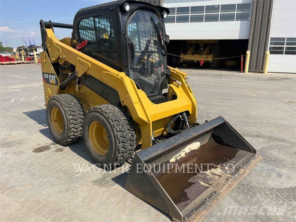 CAT 242D Mini Pale Gommate
