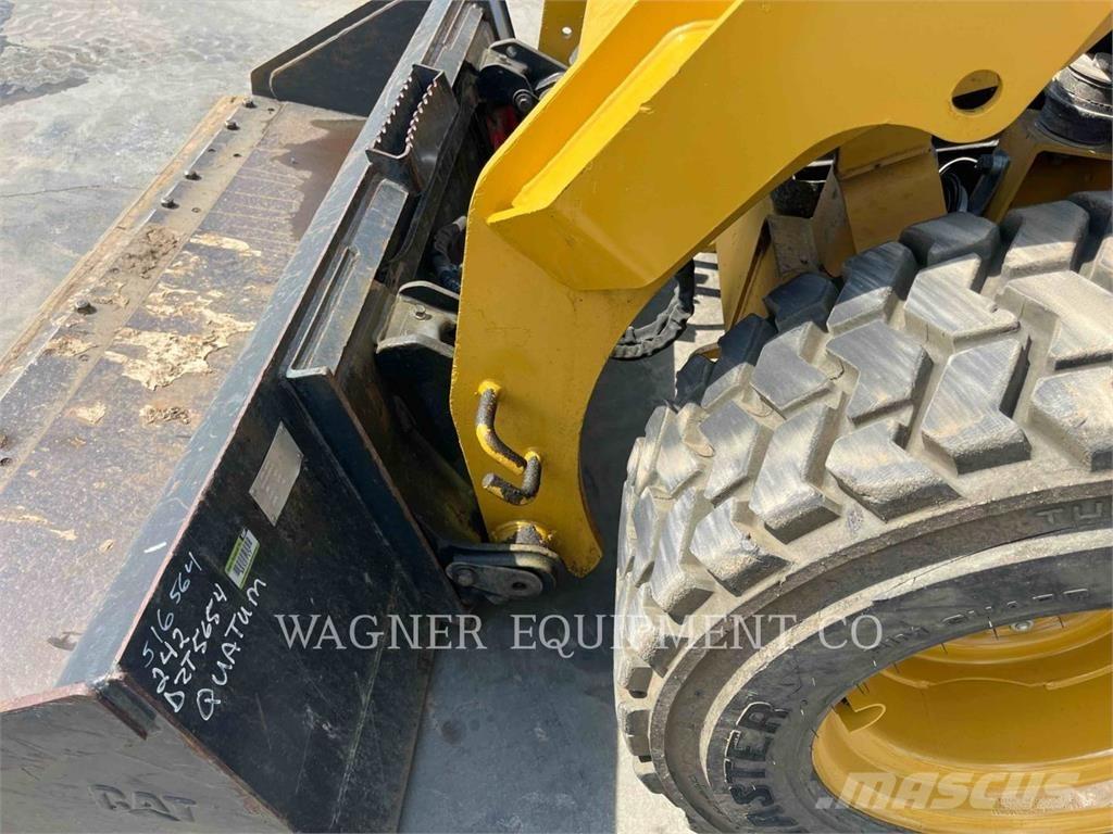 CAT 242D Mini Pale Gommate