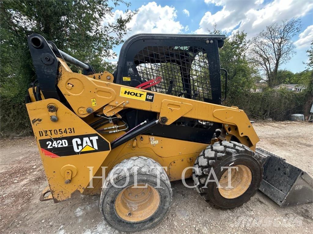 CAT 242D Mini Pale Gommate